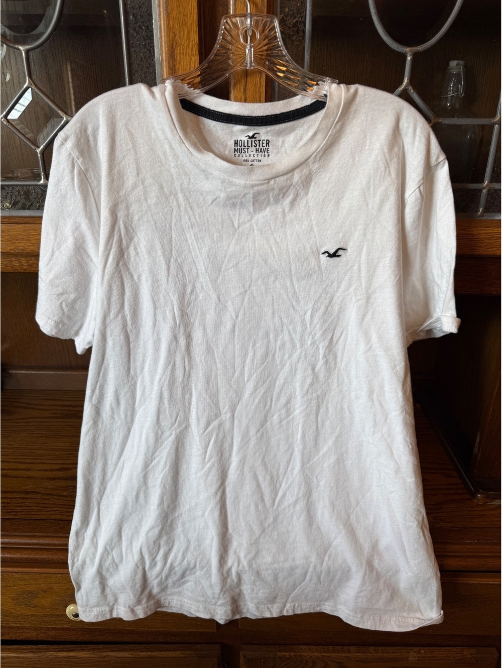 Hollister Must-Have Collection White Seagull Logo Tee – Size XL